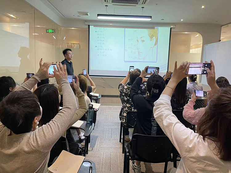 海南微整形培訓(xùn)學(xué)校 - 在線咨詢學(xué)習(xí)，專業(yè)教育服務(wù)助您成就美麗事業(yè)